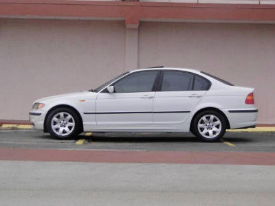 2002 BMW 325  i