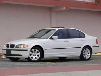 2002 BMW 325  i