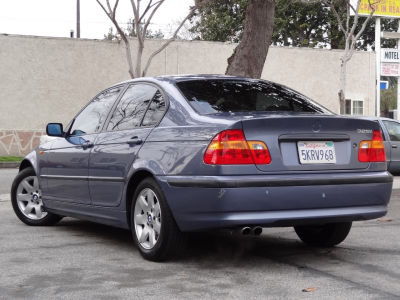 2005 BMW 325 i