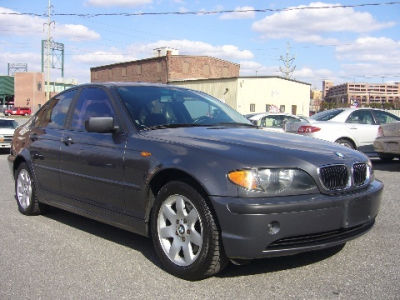 2003 BMW 325  xi