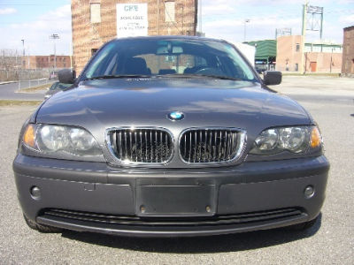 2003 BMW 325  xi