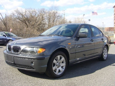 2003 BMW 325  xi