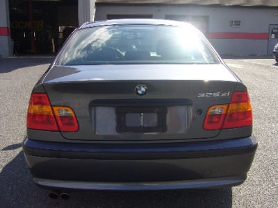 2003 BMW 325  xi