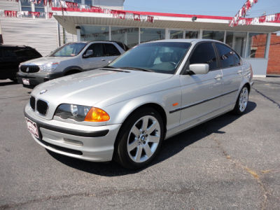 2001 BMW 325  i