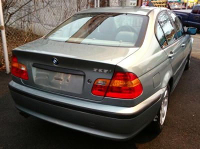 2002 BMW 325  i