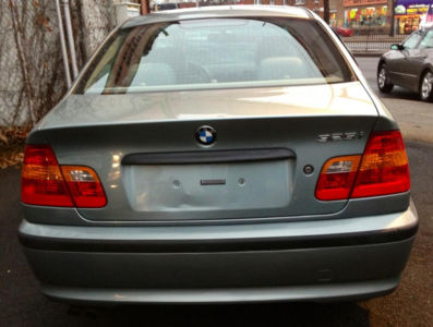 2002 BMW 325  i