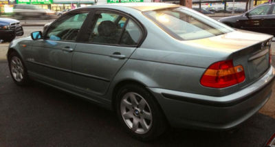 2002 BMW 325  i