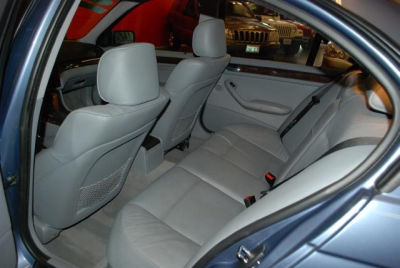 2001 BMW 325  i