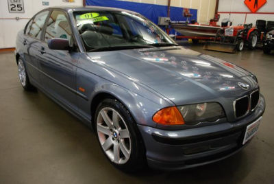 2001 BMW 325  i