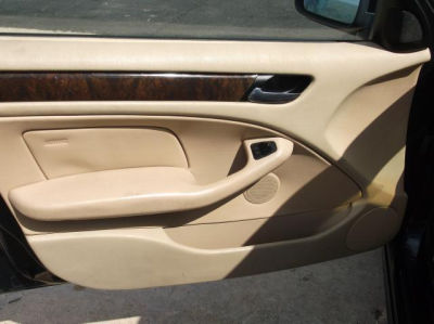 2003 BMW 325  i