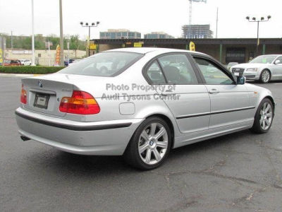 2002 BMW 325  i