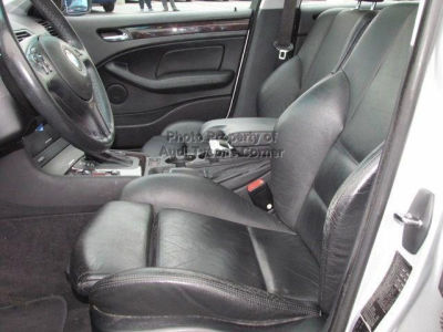2002 BMW 325  i