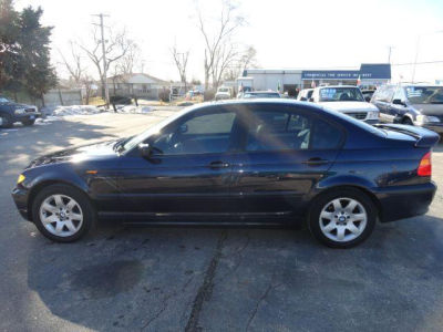 2003 BMW 325  xi