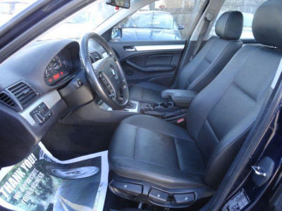 2003 BMW 325  xi