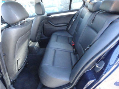 2003 BMW 325  xi