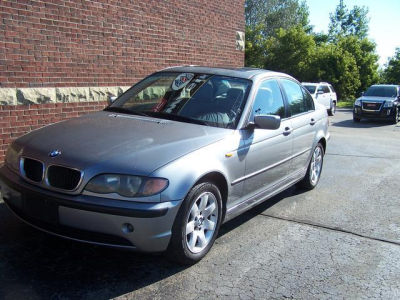 2005 BMW 325  i