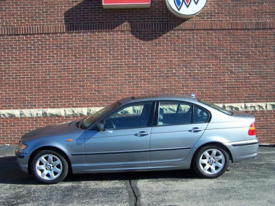 2005 BMW 325  i