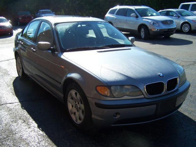 2005 BMW 325  i