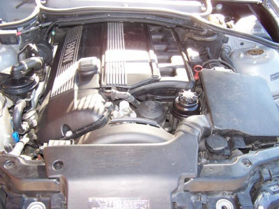 2005 BMW 325  i