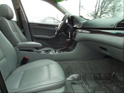 2002 BMW 325  i