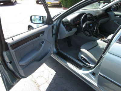 2003 BMW 325 i