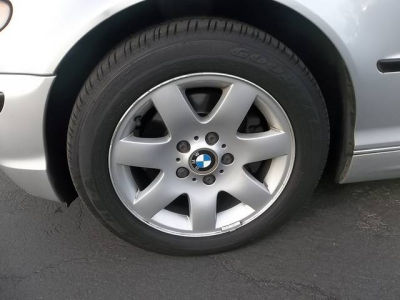 2003 BMW 325 iT