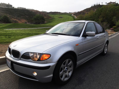 2004 BMW 325  i