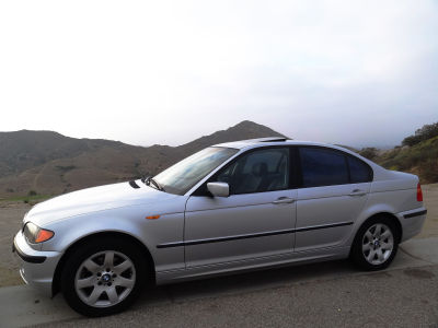 2004 BMW 325  i