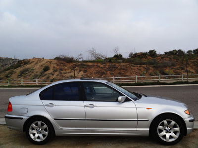 2004 BMW 325  i