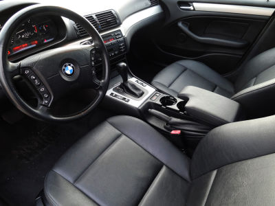 2004 BMW 325  i