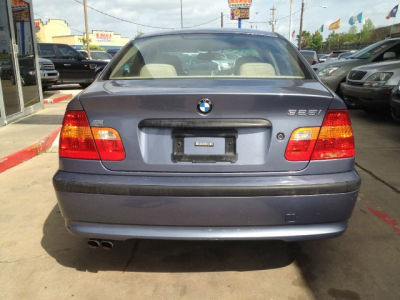 2002 BMW 325 i