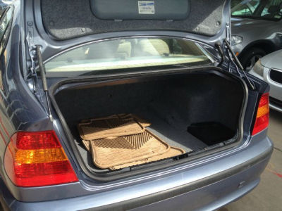 2002 BMW 325 i
