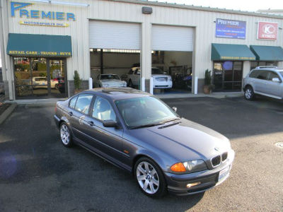 2001 BMW 325  i