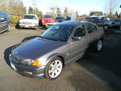 2001 BMW 325  i