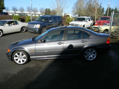 2001 BMW 325  i