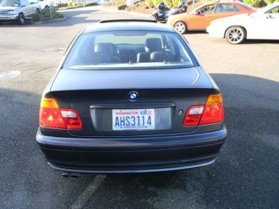 2001 BMW 325  i