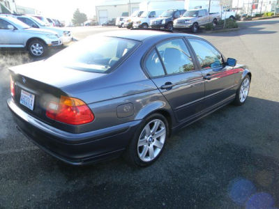 2001 BMW 325  i