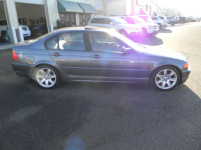2001 BMW 325  i