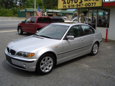 2005 BMW 325  i