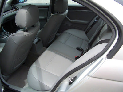 2005 BMW 325  i