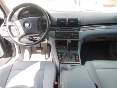 2004 BMW 325 xi