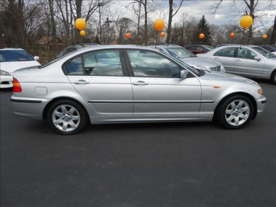 2004 BMW 325 i