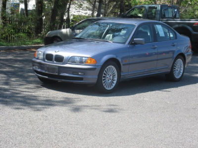 2001 BMW 325  xi