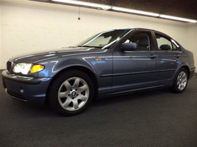 2003 BMW 325  i