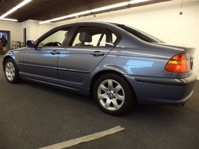 2003 BMW 325  i