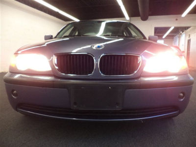 2003 BMW 325  i