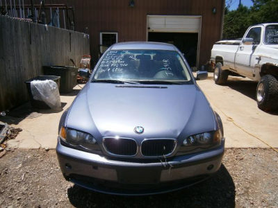 2002 BMW 325  xi