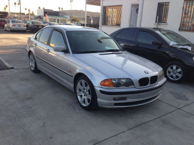 2001 BMW 325  i