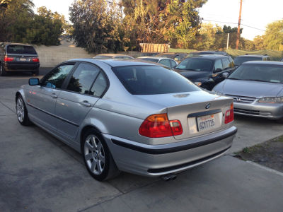 2001 BMW 325  i