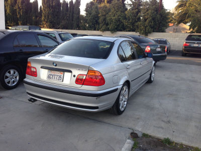 2001 BMW 325  i